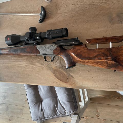 Blaser R8 lux stokk med låskasse