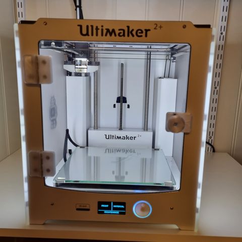 Ultimaker 2+ med kamera, raspberry Pi3 og masse filament