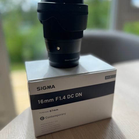 Sigma 16mm F 1.4 DC DN  Sony e-mount