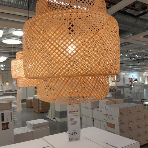 Ikea taklampe ubrukt.