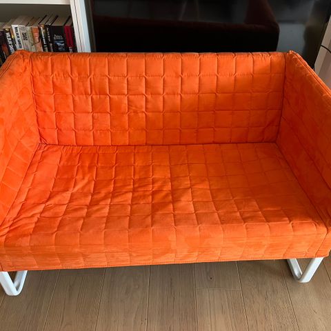 Oransje Knopparp Ikea sofa