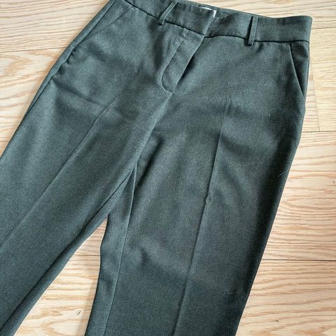 Som ny Five units Clara dark green melange str 29