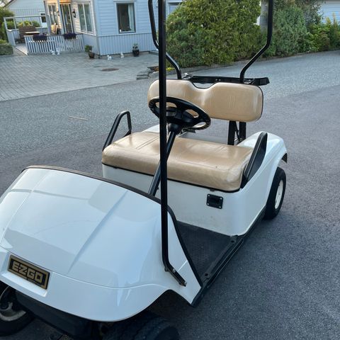 Golfbil EZGO 04mod med lithium batteri 5,2kwh