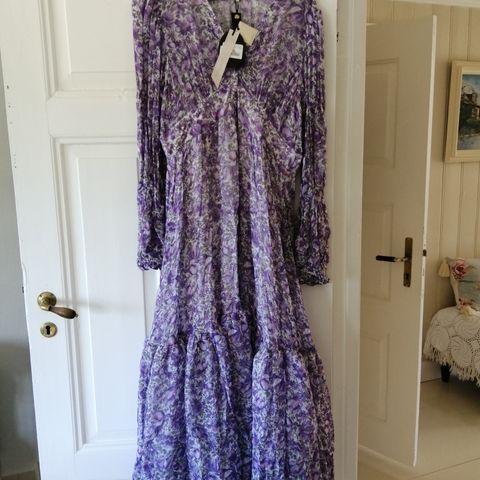 Bytimo purple flower gown