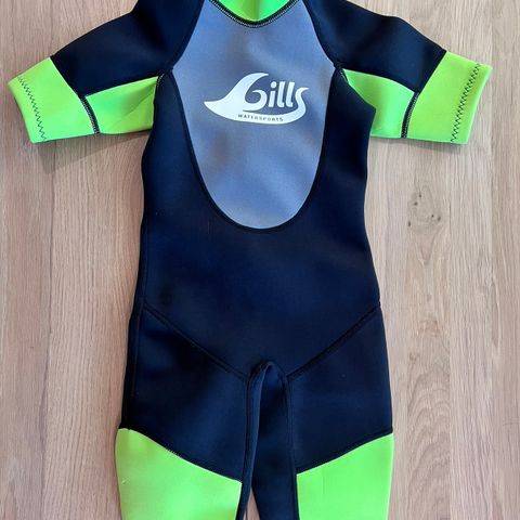 Gills våtdrakt/wetsuit for barn - svart og grønn, str 4