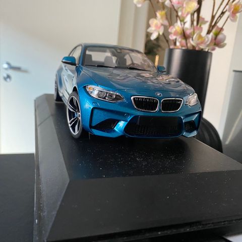 BMW M2 Coupé 2016 Limited Edition 1:18 Modellbil