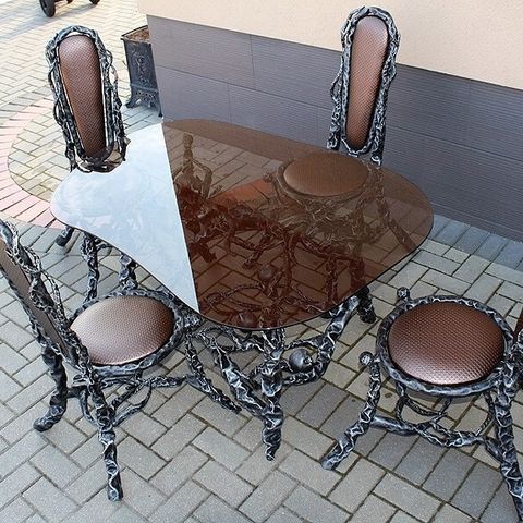 Kongelig bord med stoler "Eplemotiv"