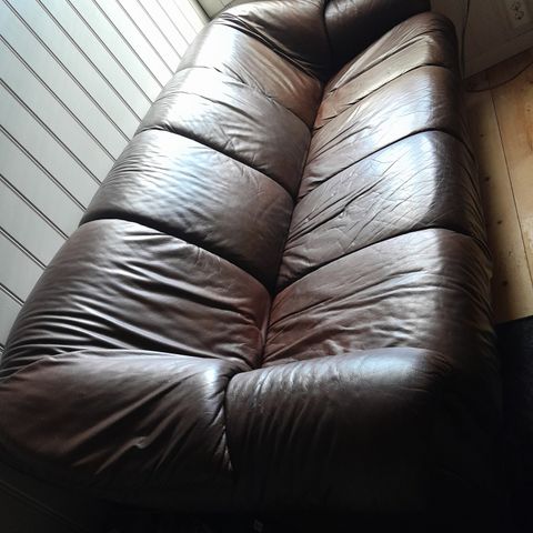 2 sofaer.3 seter  1.70 cm lang og 4 seter 2.10 cm