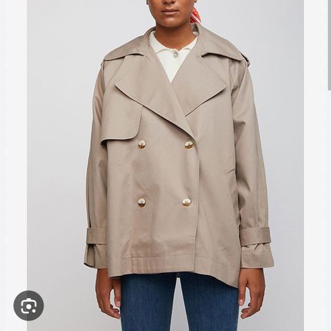 Kort trenchcoat fra Just Female