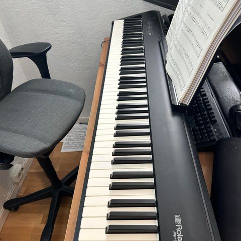 Roland FP-30X digitalt piano