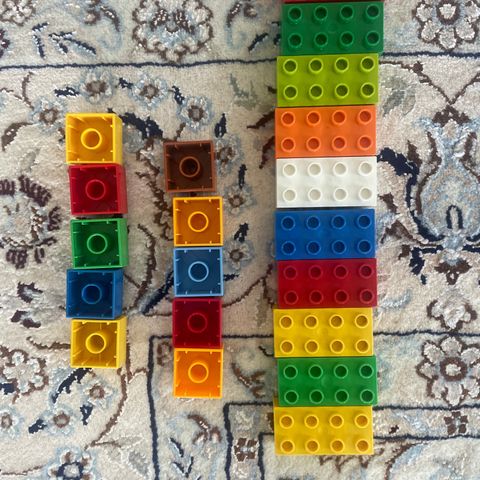 Lego Duplo Brick. 2x2 2x4; pris/stk