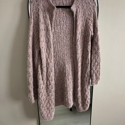 Hjemmestrikket cardigan