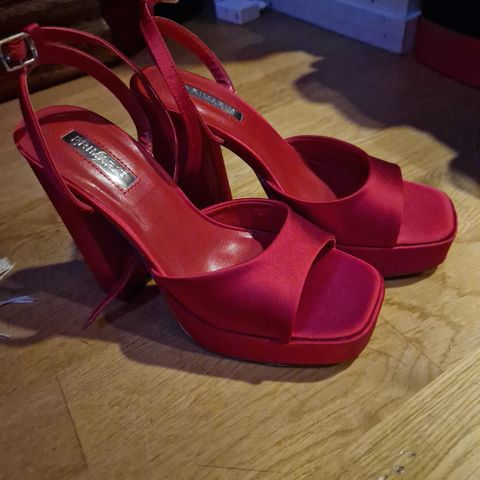 røde sko for kvinner