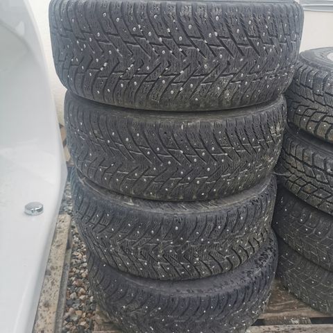 4stk 205/55r16 piggdekk