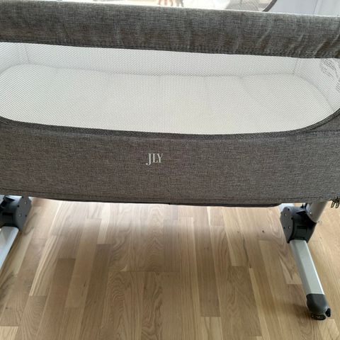 JLY Bedside crib