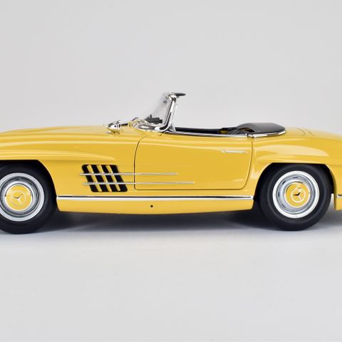 Mercedes 300 SL Roadster  W198  - 1957 modell -  Gul lakkert - Norev - 1:18