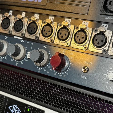 BAE 1084 singel channel preamp med EQ og PSU