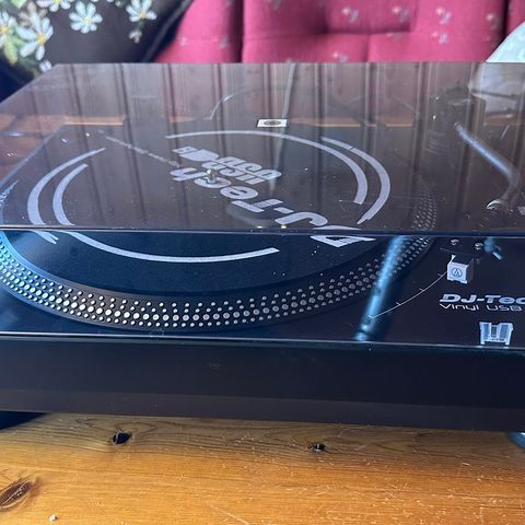 DJ-Tech Vinyl Usb platespiller og Marantz platespiller