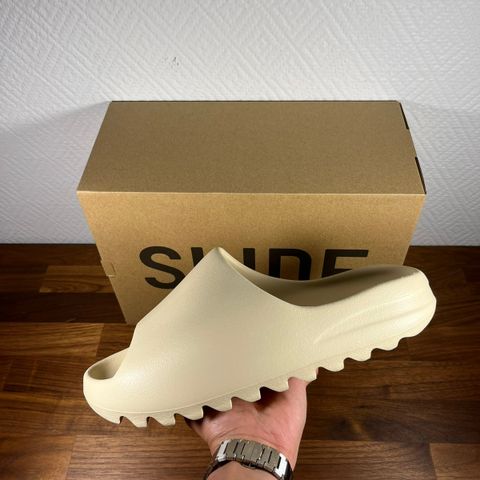 Yeezy Slide Bone 44 1/2