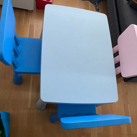IKEA Mammut barnemøbler bord+3 stoler