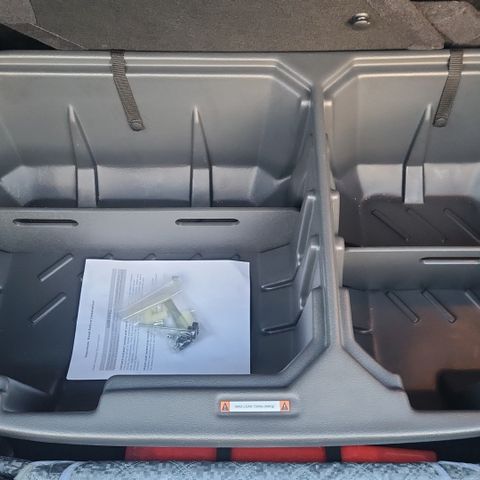 Oppbevaring / organisator til bagasjerom i Nissan Leaf