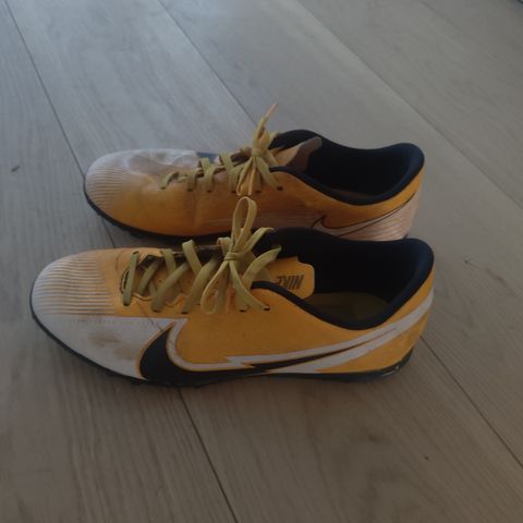 Nike fotballsko (grus) - 41.5 - Mercurial