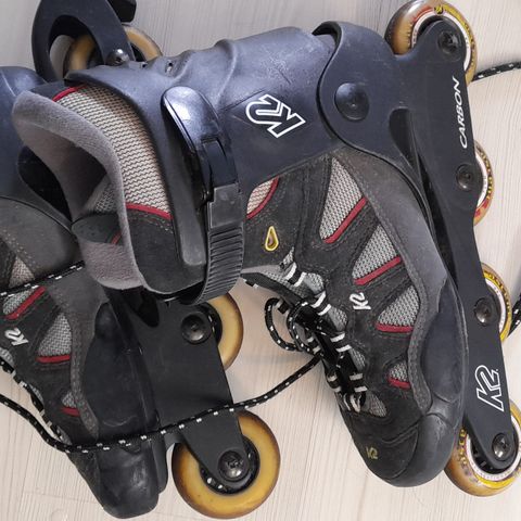 Rollerblades og staver til salgs