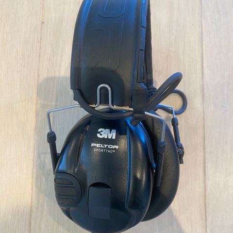 3M Peltor SportTac Hunting. Sort