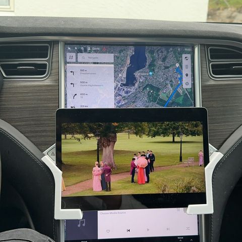 TabletFeste for Tesla Model S/X Perfekt for Kart eller Underholdning