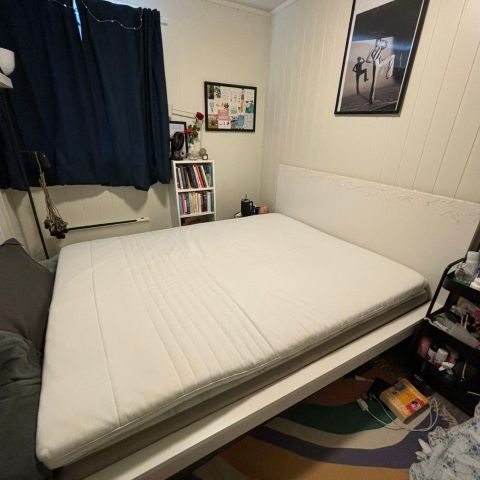 Malmø seng+ madrass og overmadrass