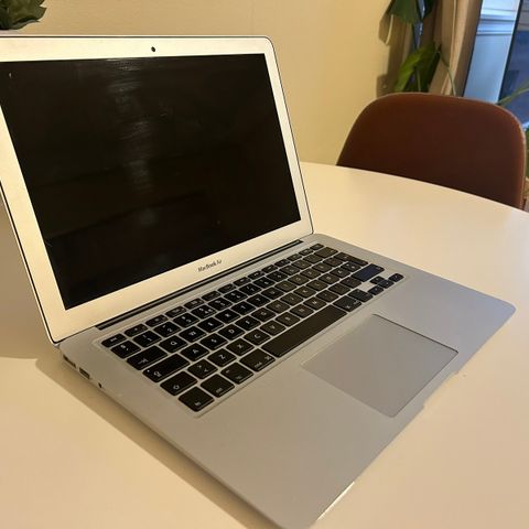 God førstegangs-PC! Macbook Air 2017-modell