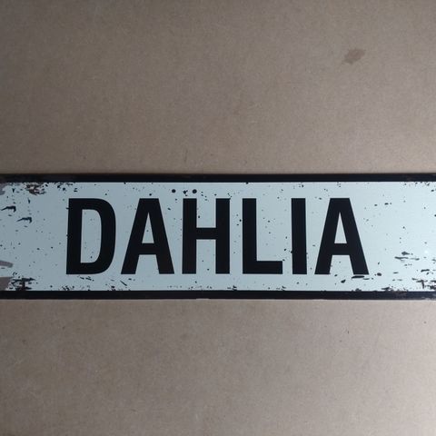 Nytt hageskilt Dahlia skilt str 10x40