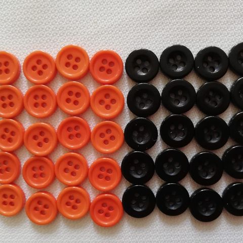 40 knapper, 10mm - Orange/Svart
