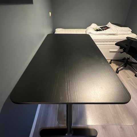 IKEA BREKANT svart skrivebord