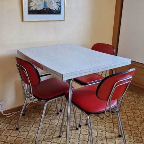 Retro respateks bord fra 60 tallet med 3 stoler