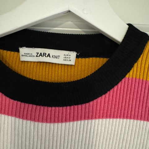 Ribbestrikket genser fra Zara (medium)