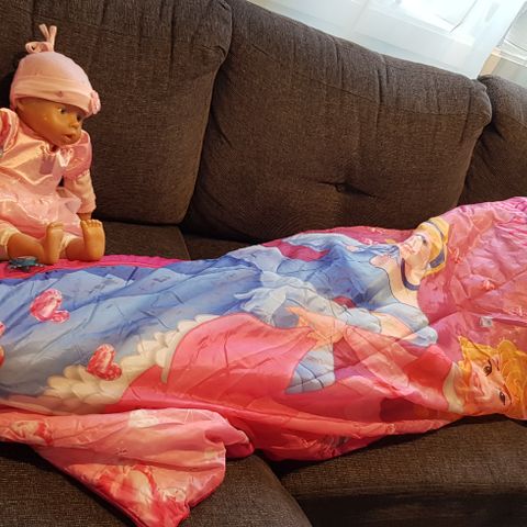 Sovepose for barn Prinsesser. Paraply Hallo Kitty