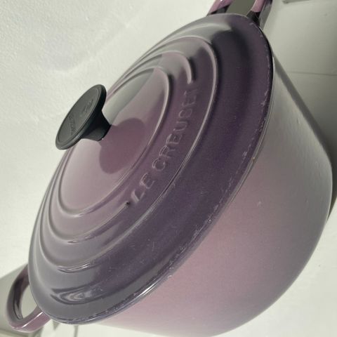 Le Creuset lilla/ ultra violet 4,2 ltr. 1050,-