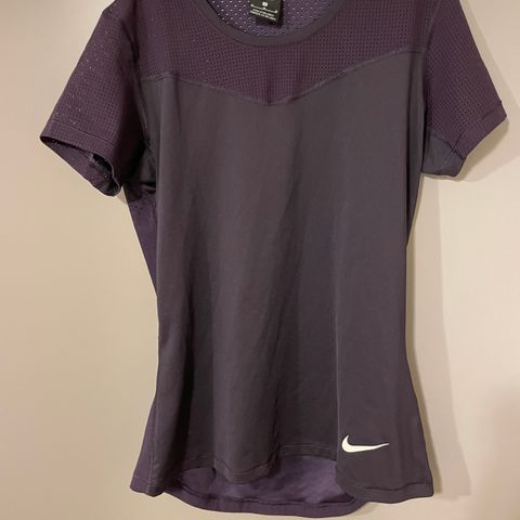 Nike Pro t-skjorte - fin passform, mørk lilla - helt ny/ubrukt