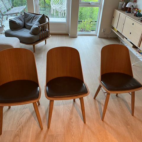 Tre stoler - Menu Synnes chair av Falke Svatun