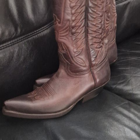 Buffalo cowboyboots