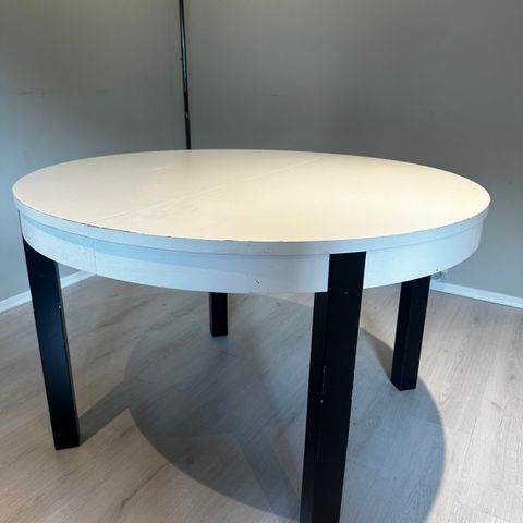 IKEA spisebord, uttrekkbar