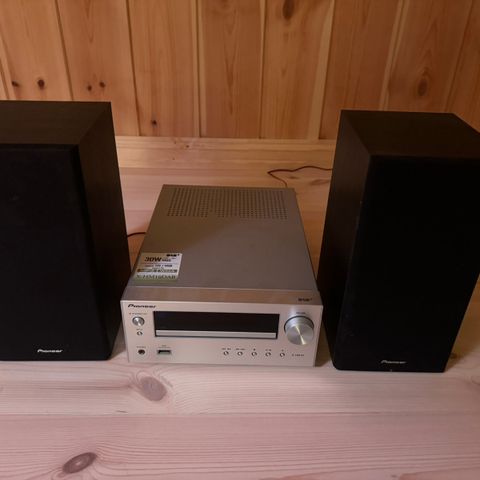 Pioneer Stereo med DAB/FM CD spiller og USB