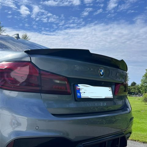 Gloss black spoiler til BMW G30