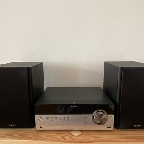 Sony CMT SBT-100B mikroanlegg CD/DAB+/ trådløs strømming