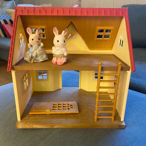 Sylvanian dukkehus med to kaniner