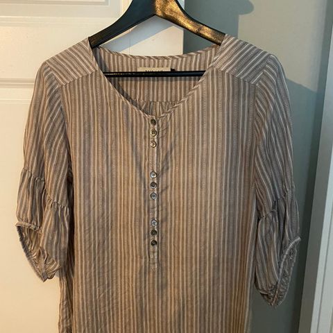 Nydelig skjorte/bluse i 100%silke