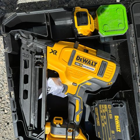 Dykkertpistol (lister) dewalt med batterier