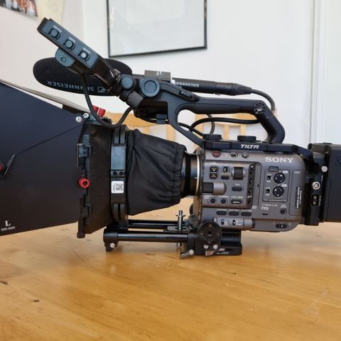Sony FX6 4K - kamerapakke med mic og linse leies ut - Oslo