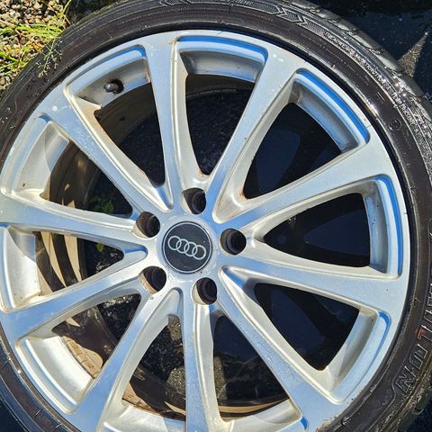 18" 5x112 Audi Quattro felg med dekk